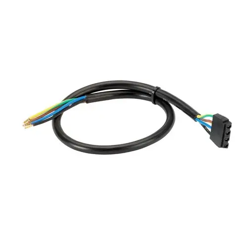 Kabel mit einem siebenpoligen Stecker für den Anschluss eines Ölvorwärmers. Hersteller: Danfoss. Kabel hat mehrere bunte Drähte zur elektrischen Verbindung.